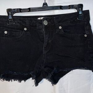 No boundaries black jean shorts